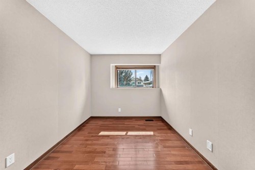 2509 Douglas Woods Link Se, Calgary, AB - Indoor Photo Showing Other Room