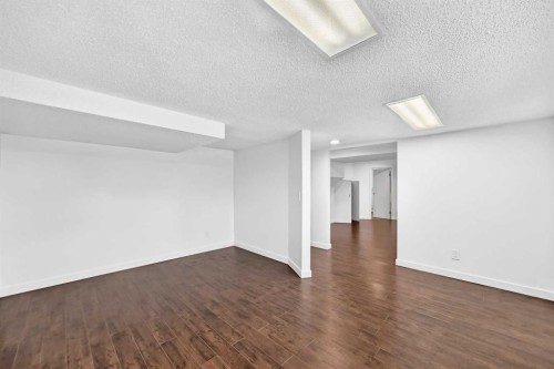 2509 Douglas Woods Link Se, Calgary, AB - Indoor Photo Showing Other Room