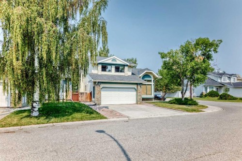 2509 Douglas Woods Link Se, Calgary, AB - Outdoor With Facade