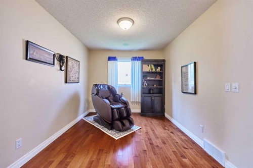 46 Hampstead Manor Nw, Calgary, AB - Indoor Photo Showing Other Room