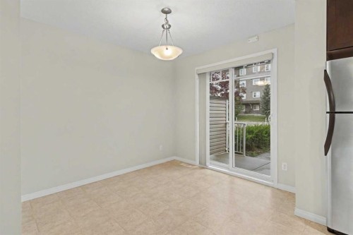 127 Prestwick Villas Se, Calgary, AB - Indoor Photo Showing Other Room