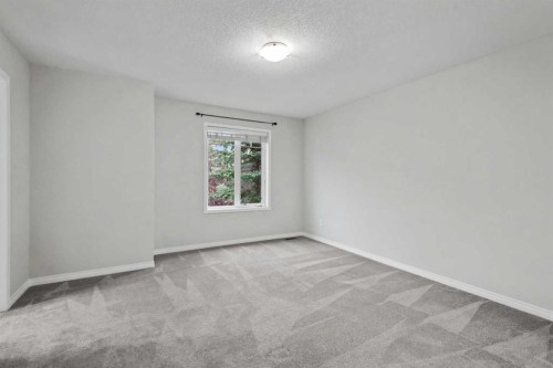 127 Prestwick Villas Se, Calgary, AB - Indoor Photo Showing Other Room