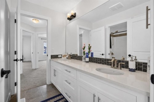 108 Kinniburgh Close, Chestermere, AB - Indoor Photo Showing Bathroom