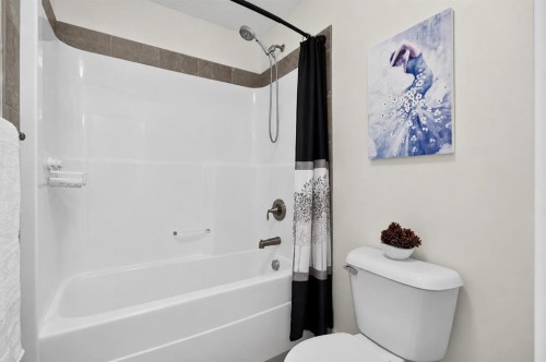 108 Kinniburgh Close, Chestermere, AB - Indoor Photo Showing Bathroom