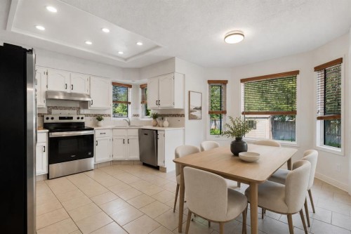136 Harvest Hills Drive Ne, Calgary, AB - Indoor