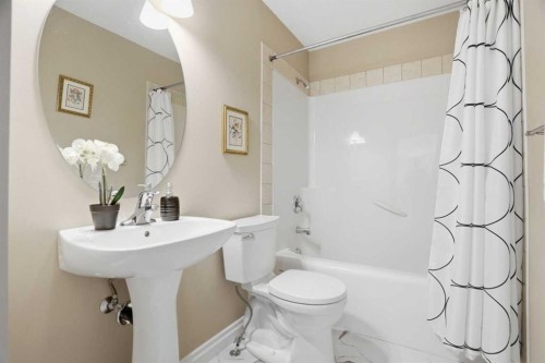 133 Aspen Stone Road Sw, Calgary, AB - Indoor Photo Showing Bathroom