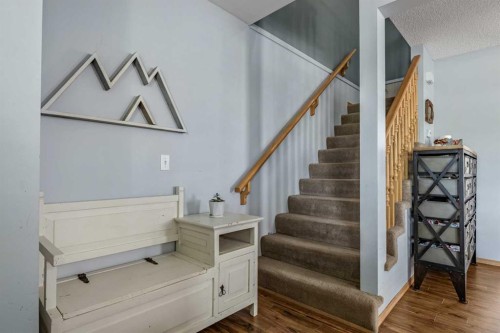 511 Killarney Glen Court Sw, Calgary, AB - Indoor Photo Showing Other Room