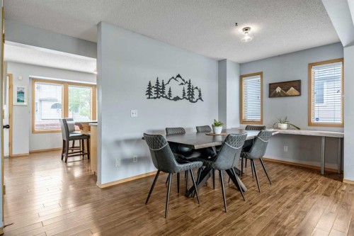 511 Killarney Glen Court Sw, Calgary, AB - Indoor Photo Showing Dining Room