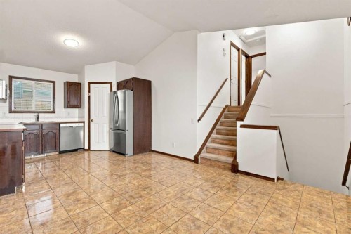 279 Coral Springs Circle Ne, Calgary, AB - Indoor Photo Showing Kitchen