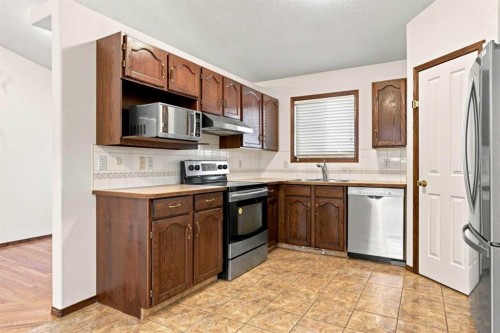 279 Coral Springs Circle Ne, Calgary, AB - Indoor Photo Showing Kitchen With Stainless Steel Kitchen