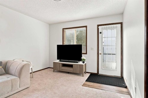 279 Coral Springs Circle Ne, Calgary, AB - Indoor