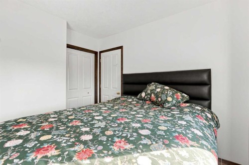 279 Coral Springs Circle Ne, Calgary, AB - Indoor Photo Showing Bedroom