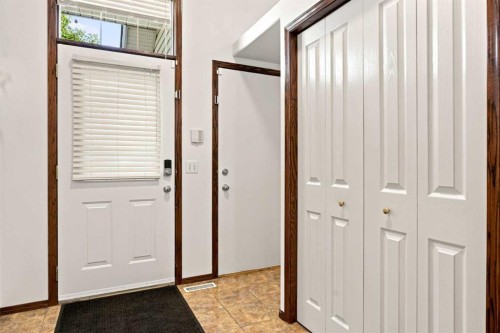 279 Coral Springs Circle Ne, Calgary, AB - Indoor Photo Showing Other Room