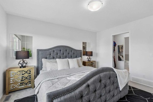 159 Belmont Terrace Sw, Calgary, AB - Indoor Photo Showing Bedroom