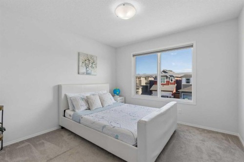 159 Belmont Terrace Sw, Calgary, AB - Indoor Photo Showing Bedroom