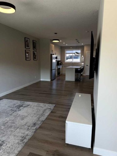 24 Silverton Glen Green Sw, Calgary, AB 
