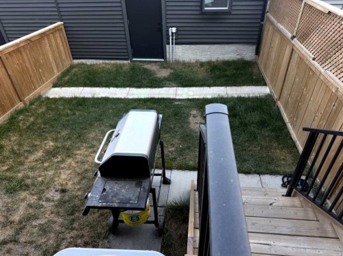 24 Silverton Glen Green Sw, Calgary, AB 