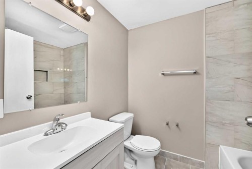96 Erin Woods Boulevard Se, Calgary, AB - Indoor Photo Showing Bathroom