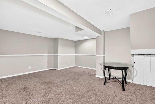 96 Erin Woods Boulevard Se, Calgary, AB - Indoor Photo Showing Other Room