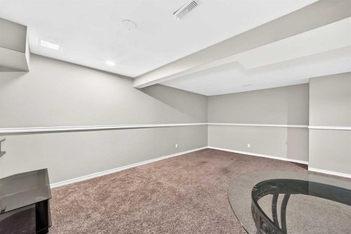 96 Erin Woods Boulevard Se, Calgary, AB - Indoor Photo Showing Other Room