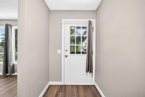 96 Erin Woods Boulevard Se, Calgary, AB - Indoor Photo Showing Other Room