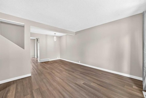 96 Erin Woods Boulevard Se, Calgary, AB - Indoor Photo Showing Other Room
