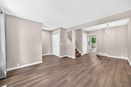 96 Erin Woods Boulevard Se, Calgary, AB - Indoor Photo Showing Other Room