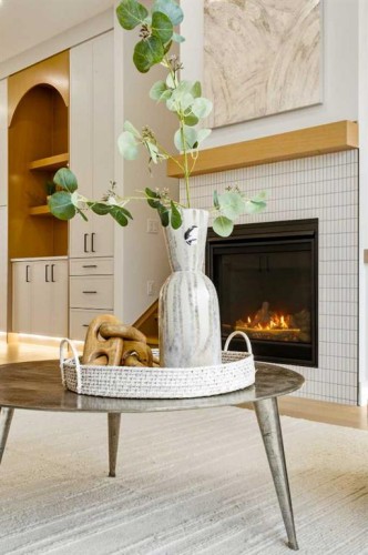2714 3 Avenue Nw, Calgary, AB - Indoor With Fireplace