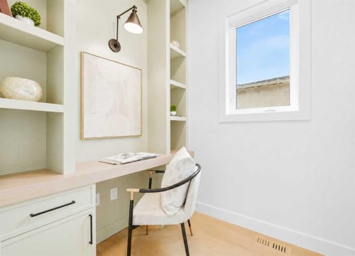 2714 3 Avenue Nw, Calgary, AB - Indoor