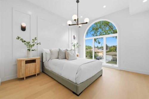 2714 3 Avenue Nw, Calgary, AB - Indoor Photo Showing Bedroom