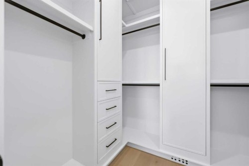 2714 3 Avenue Nw, Calgary, AB - Indoor Photo Showing Other Room
