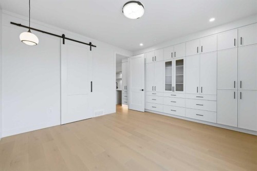 2714 3 Avenue Nw, Calgary, AB - Indoor Photo Showing Other Room