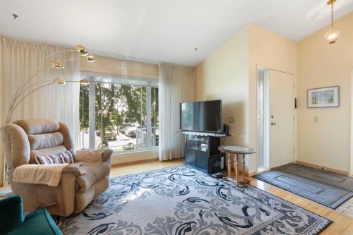 243 Radcliffe Place Se, Calgary, AB - Indoor