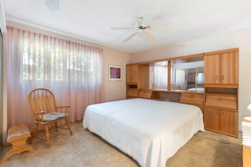 243 Radcliffe Place Se, Calgary, AB - Indoor Photo Showing Bedroom