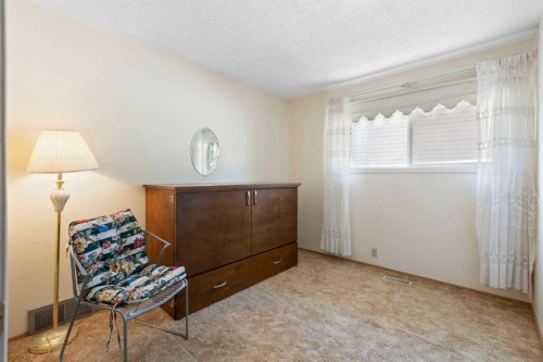 243 Radcliffe Place Se, Calgary, AB - Indoor