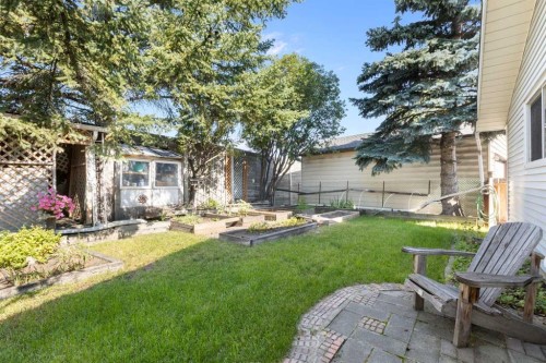 243 Radcliffe Place Se, Calgary, AB - Outdoor