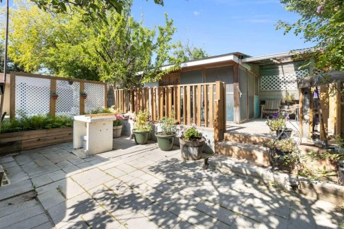 243 Radcliffe Place Se, Calgary, AB - Outdoor