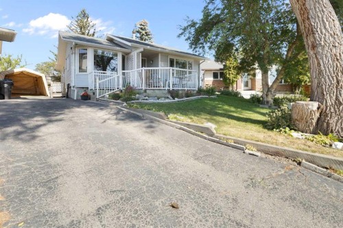 243 Radcliffe Place Se, Calgary, AB - Outdoor With Deck Patio Veranda With Facade