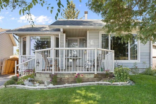 243 Radcliffe Place Se, Calgary, AB - Outdoor With Deck Patio Veranda