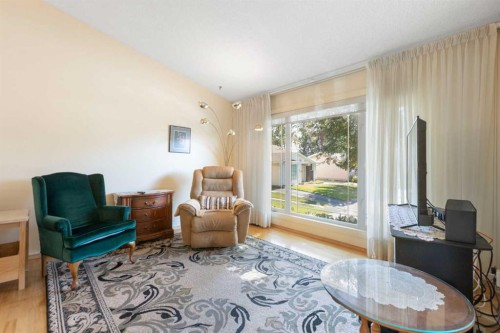 243 Radcliffe Place Se, Calgary, AB - Indoor