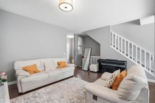 98 Panton Way Nw, Calgary, AB - Indoor Photo Showing Living Room