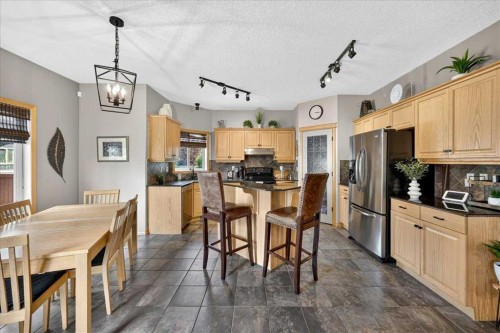 1418 Kings Heights Boulevard Se, Airdrie, AB - Indoor