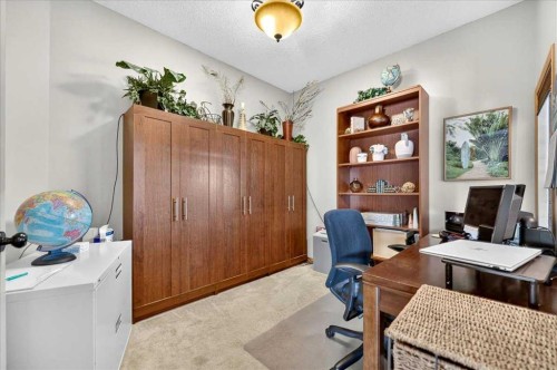 1418 Kings Heights Boulevard Se, Airdrie, AB - Indoor Photo Showing Office