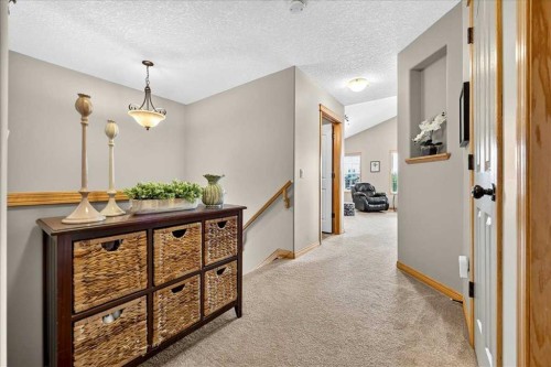 1418 Kings Heights Boulevard Se, Airdrie, AB - Indoor Photo Showing Other Room