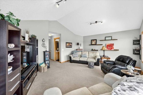 1418 Kings Heights Boulevard Se, Airdrie, AB - Indoor