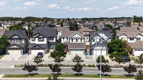 1418 Kings Heights Boulevard Se, Airdrie, AB - Outdoor With Facade