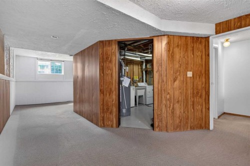 179 Pinecliff Close Ne, Calgary, AB - Indoor Photo Showing Other Room
