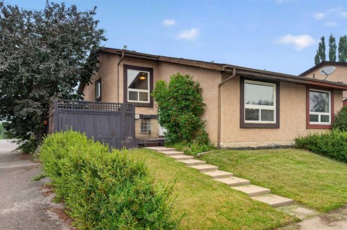 179 Pinecliff Close Ne, Calgary, AB - Outdoor