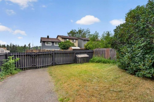 179 Pinecliff Close Ne, Calgary, AB - Outdoor