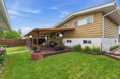 9511 Academy Drive Se, Calgary, AB - Outdoor